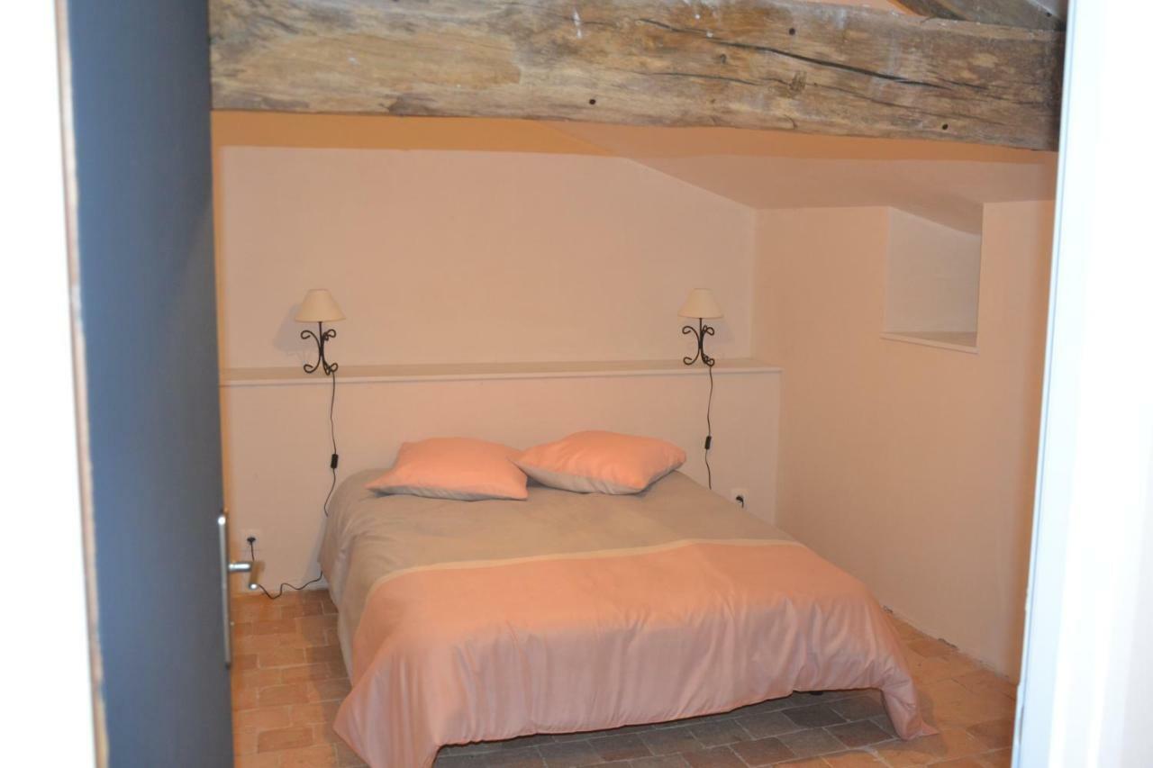 Gite Au Haras Les Aubiers Exterior foto